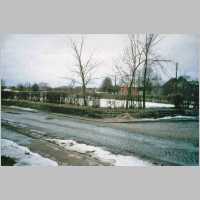 111-1389 Wehlau 1999, Grundstueck, ehem. Molkerei, links Allestr. (Foto G. Roseck).jpg